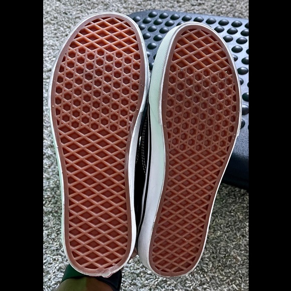 Classic Vans Sneakers - Like New - Mens Size 7.5/Womens Size 9 - Worn Only Once - Picture 6 of 6